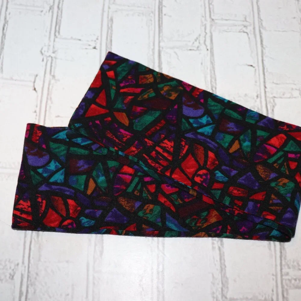 🎨 Stunning Vintage Stained Glass Print Scarf – 44